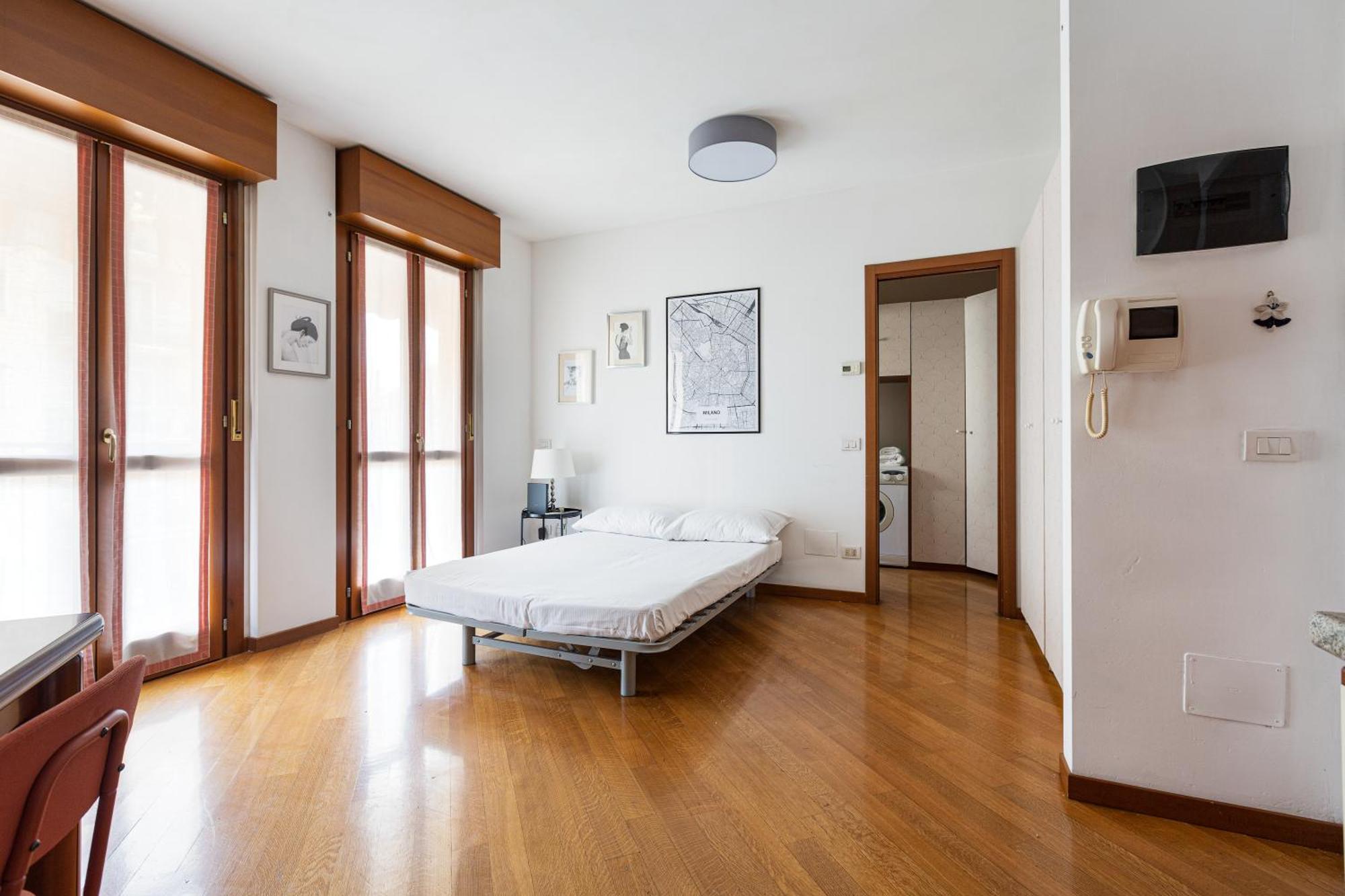 Cosy Studio With Balcony & Private Garage Milano Esterno foto