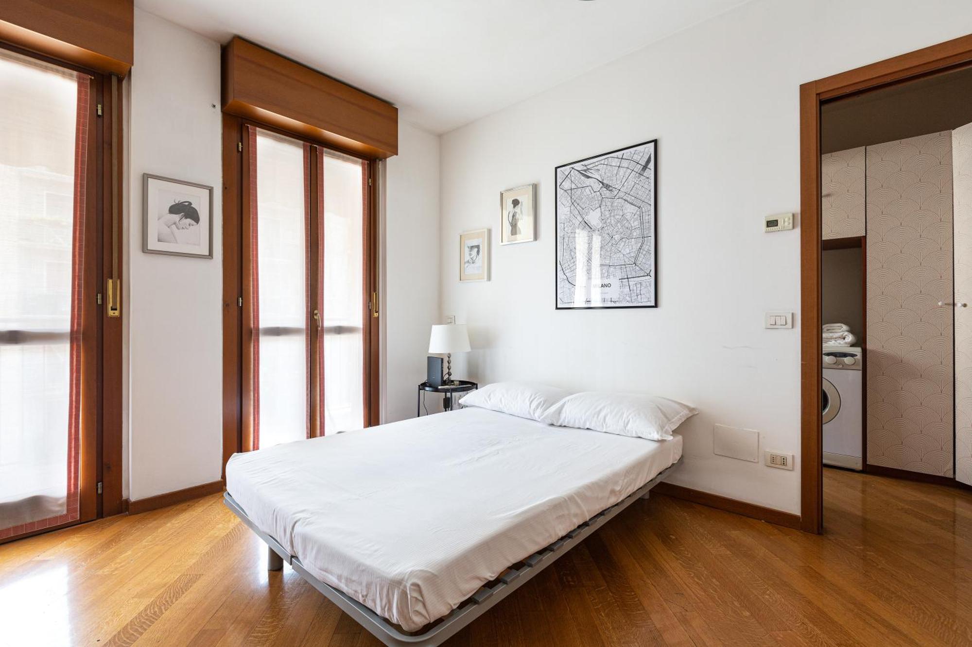 Cosy Studio With Balcony & Private Garage Milano Esterno foto