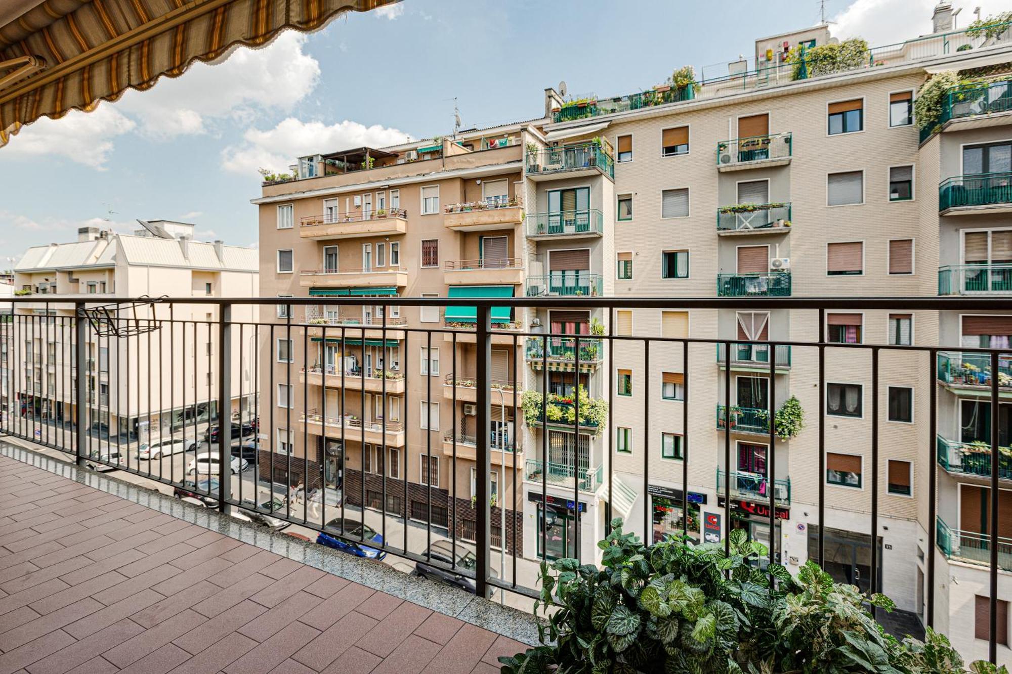 Cosy Studio With Balcony & Private Garage Milano Esterno foto
